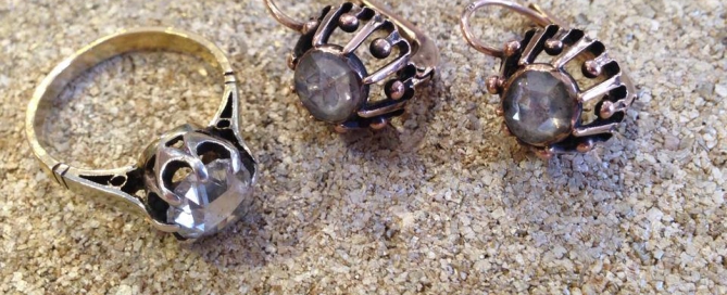 טבעת ועגילים עתיקים בשיבוץ יהלומים בליטוש ישן