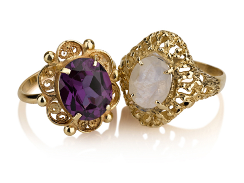 2 טבעות זהב בסגנון עתיק רטרו בעלות שלל פיתולים ועיטורים משובצות אבן חן מרכזית אליפסה בצבע לבן וסגול