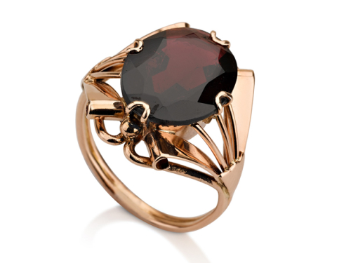 טבעת זהב מיוחדת בסגנון ישן משובצת אבן גרנט